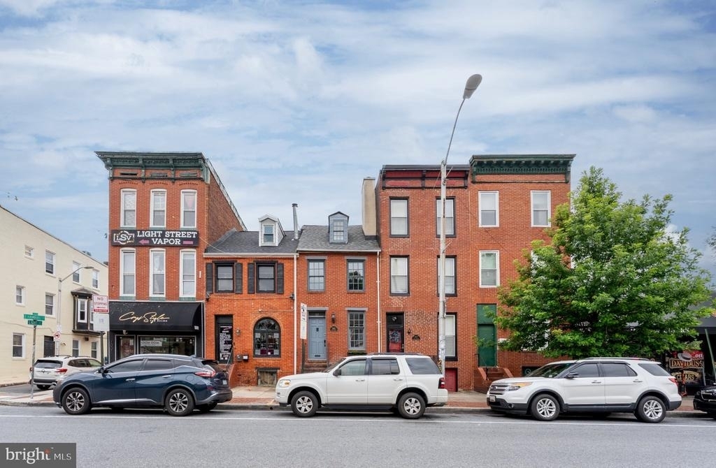 1005 Light Street - Photo 2