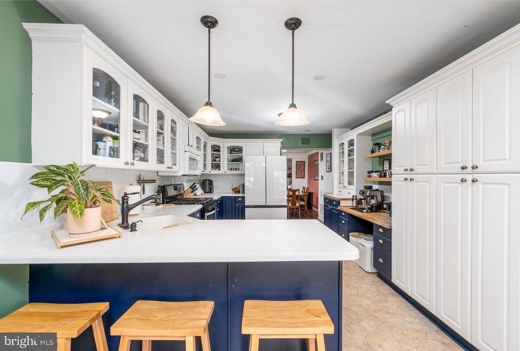 1005 Light Street - Photo 9