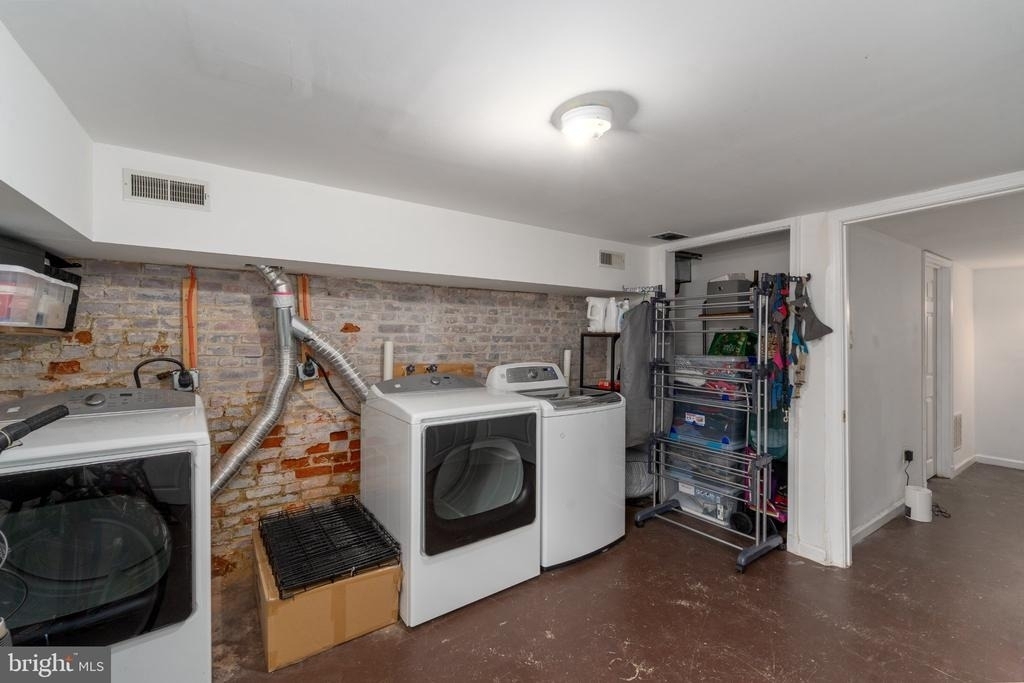 1005 Light Street - Photo 29