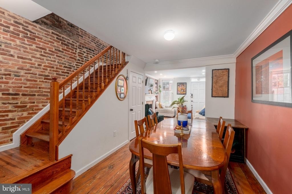 1005 Light Street - Photo 6