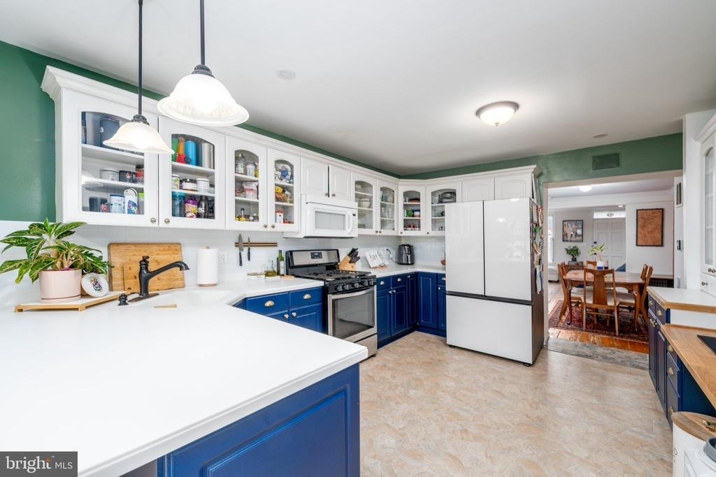 1005 Light Street - Photo 7