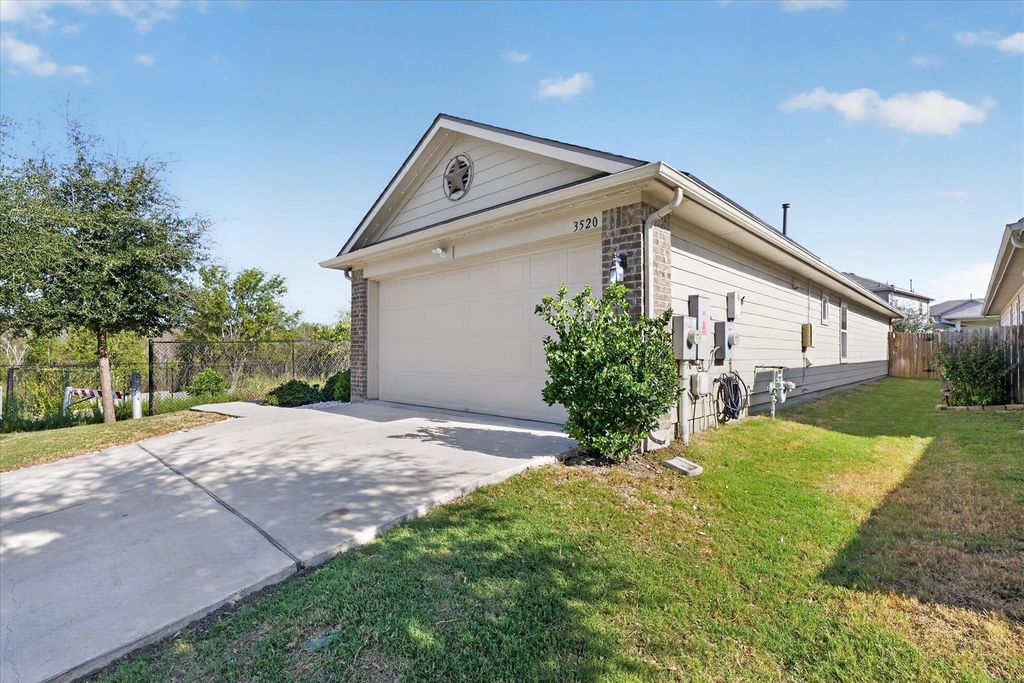 3520 Kotche St - Photo 3