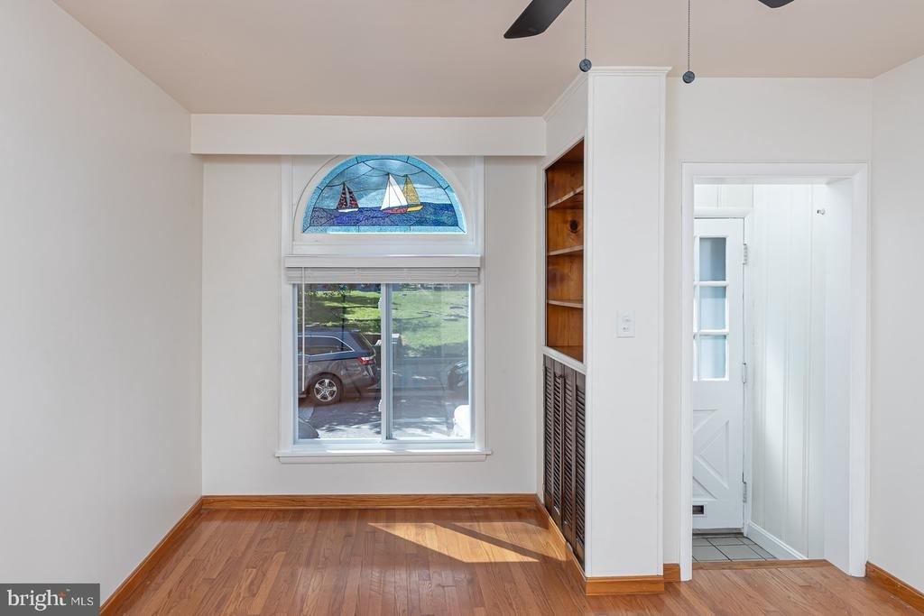 416 E Cross Street - Photo 10