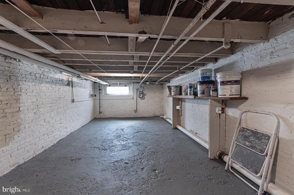 416 E Cross Street - Photo 32
