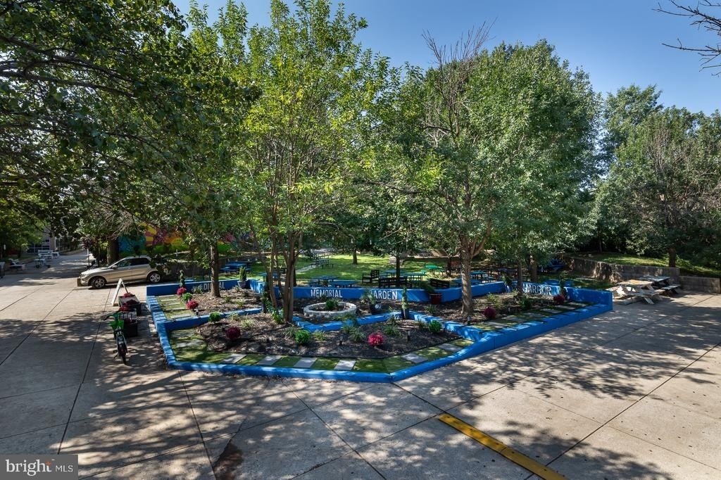 416 E Cross Street - Photo 34