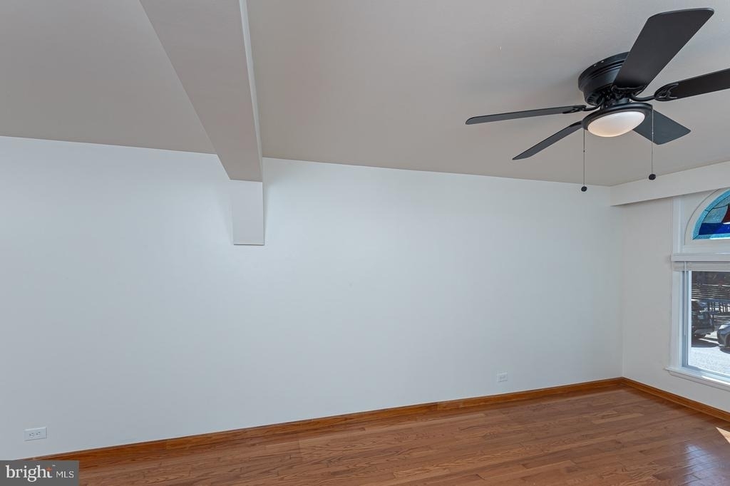 416 E Cross Street - Photo 18