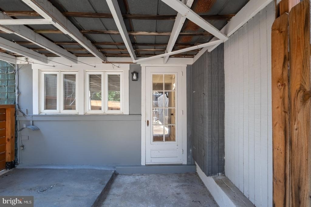 416 E Cross Street - Photo 21