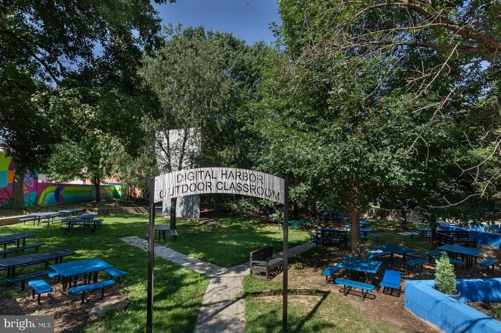 416 E Cross Street - Photo 33