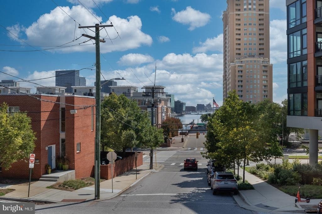 416 E Cross Street - Photo 3