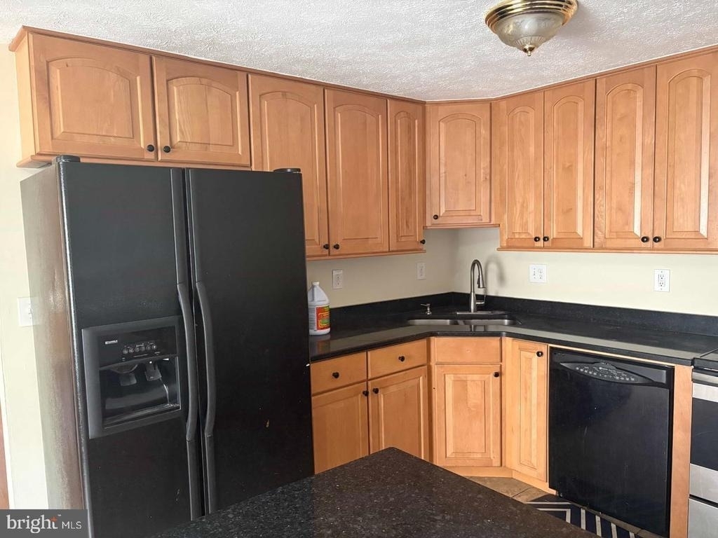 1450 Gesna Drive - Photo 4