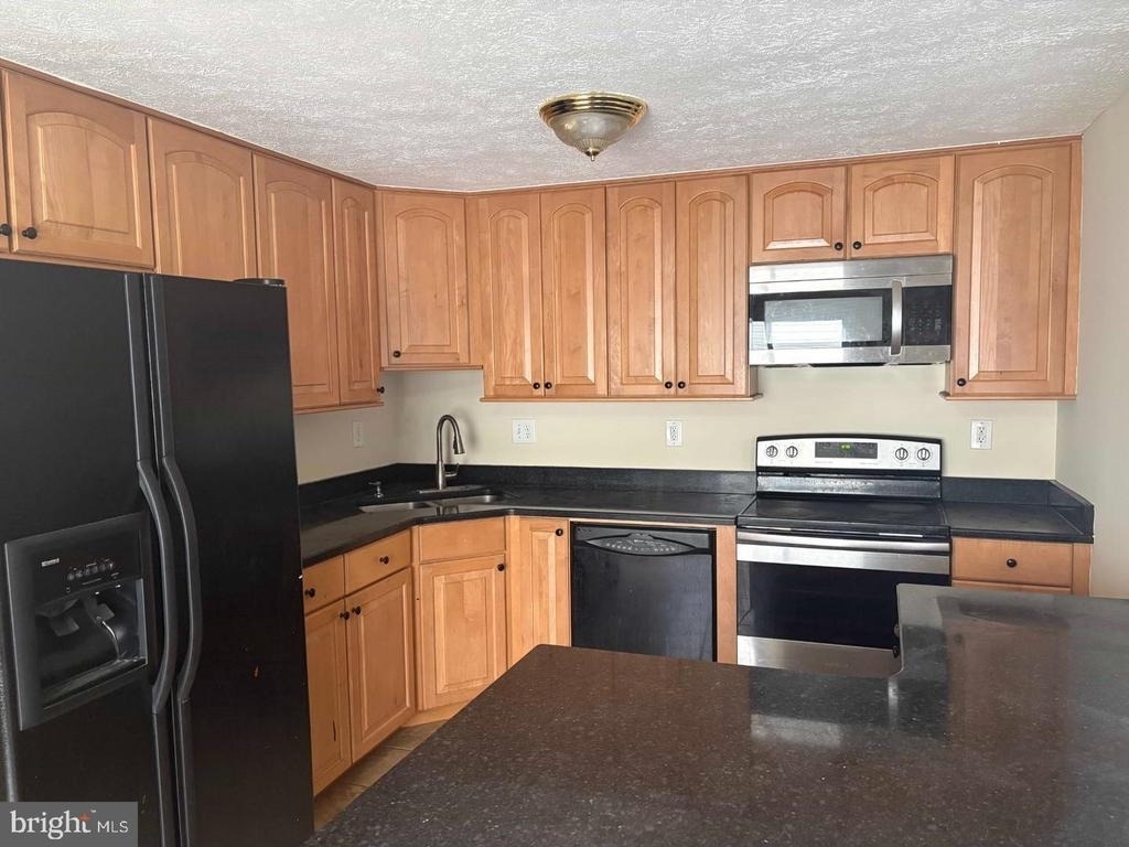 1450 Gesna Drive - Photo 6