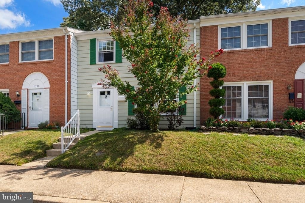 1705 Gunwood Place - Photo 0