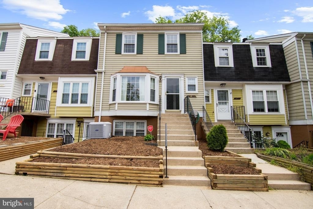 1467 Chatham Court - Photo 0