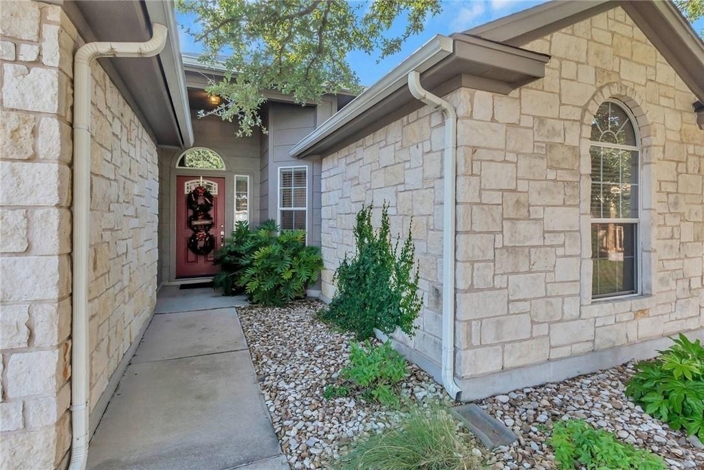310 Stewart Dr - Photo 1