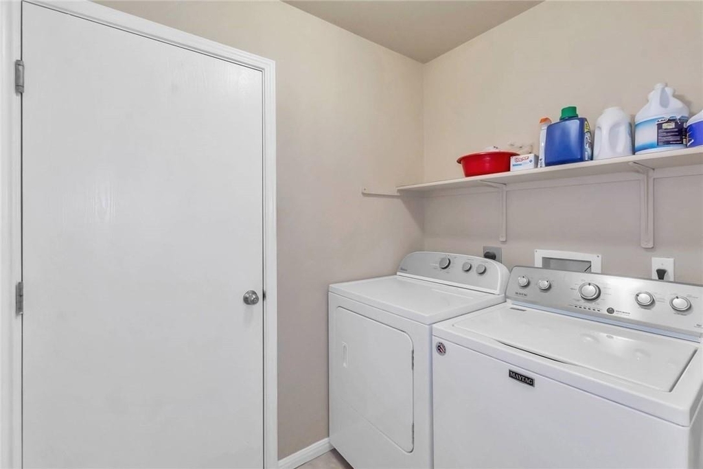 310 Stewart Dr - Photo 18