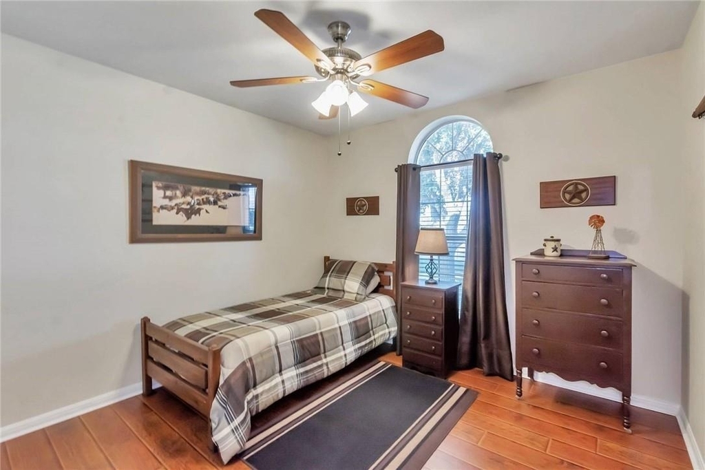 310 Stewart Dr - Photo 15