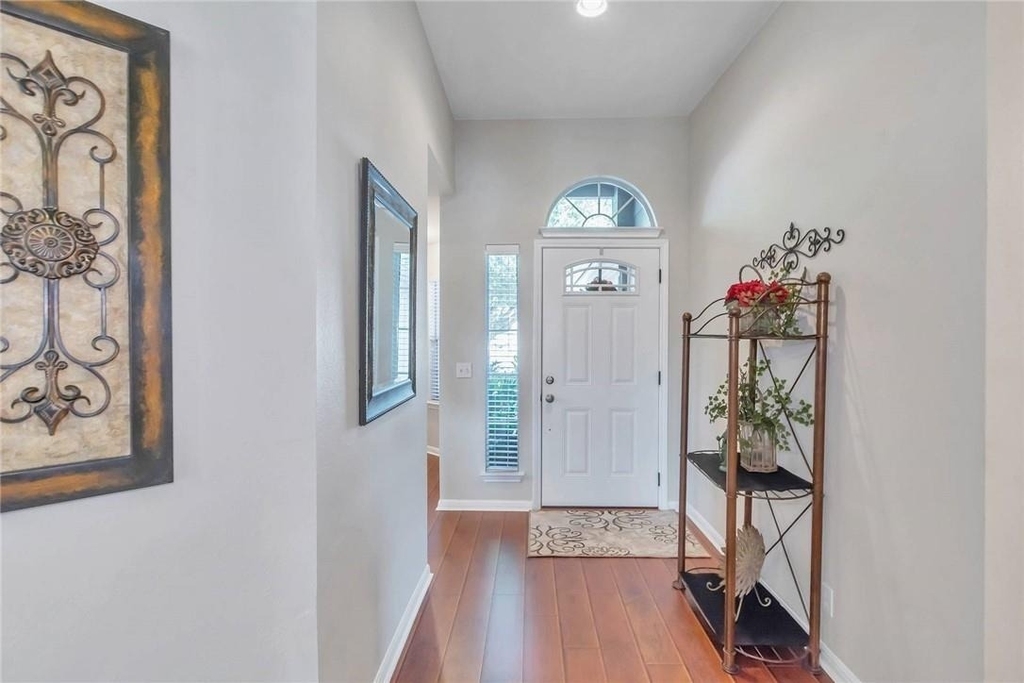 310 Stewart Dr - Photo 2