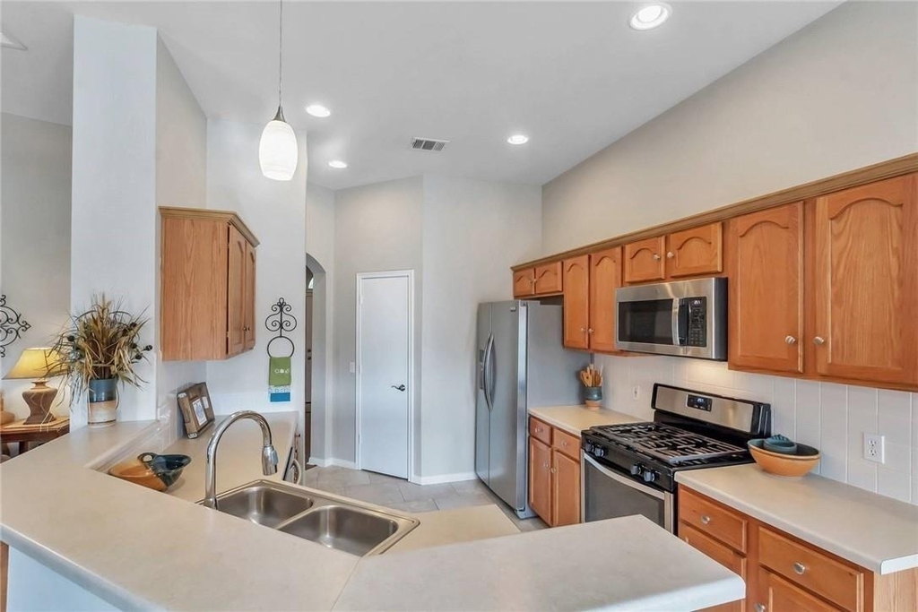 310 Stewart Dr - Photo 7