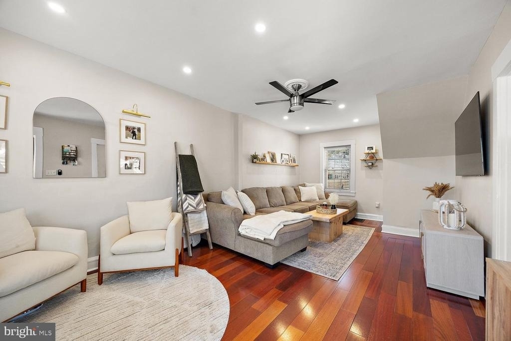 29 Sycamore Street - Photo 1