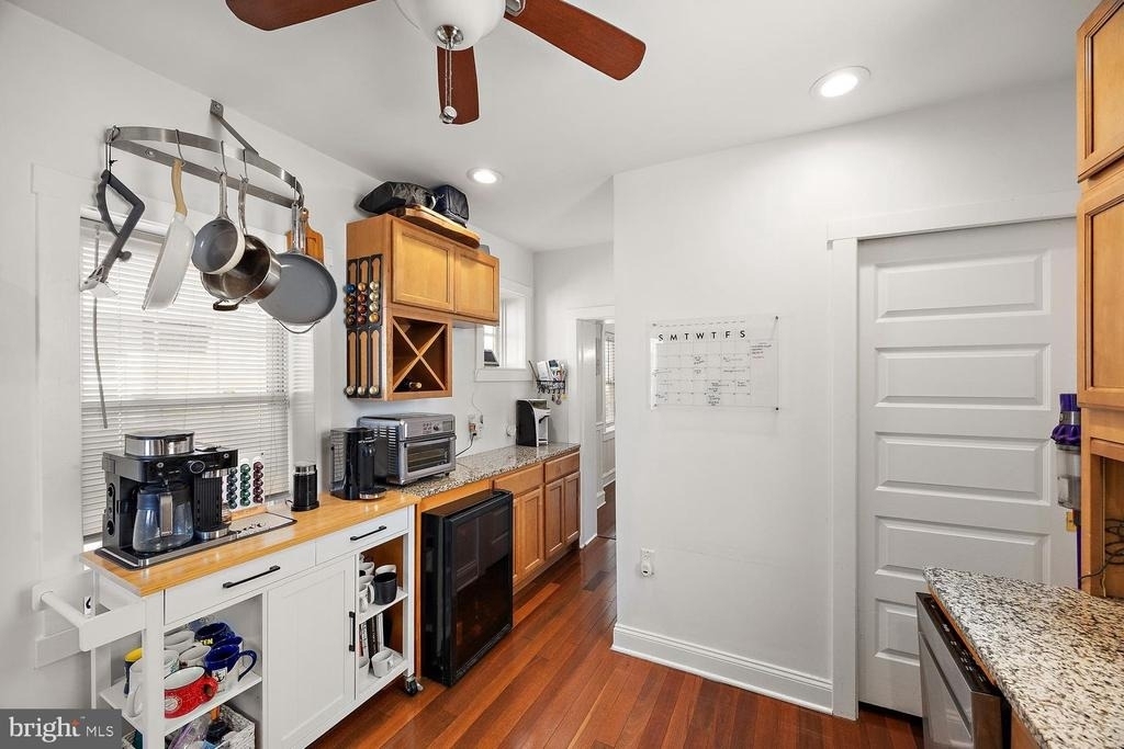 29 Sycamore Street - Photo 6