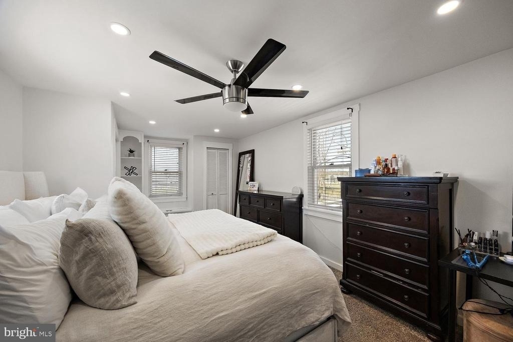 29 Sycamore Street - Photo 8