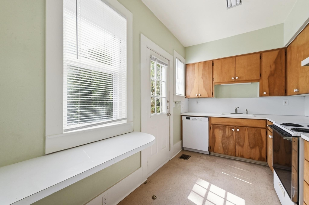 3205 Guadalupe St - Photo 7
