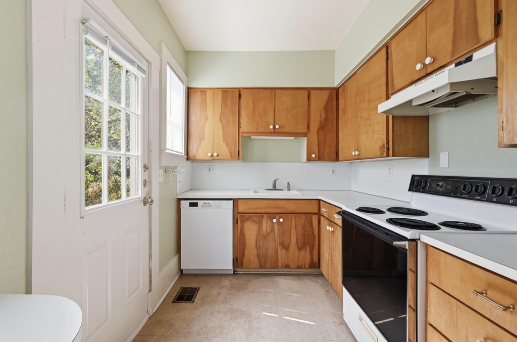 3205 Guadalupe St - Photo 8