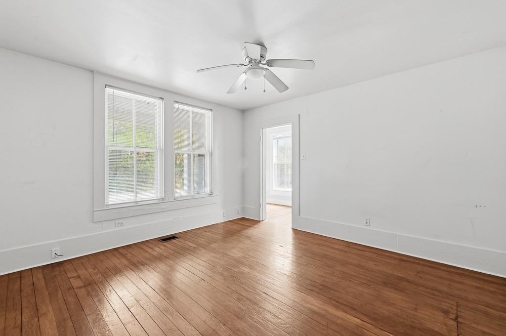 3205 Guadalupe St - Photo 4