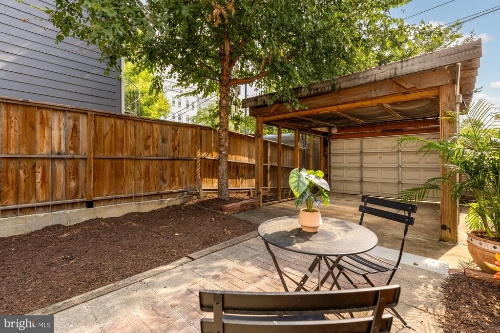 709 16th Street Ne - Photo 22