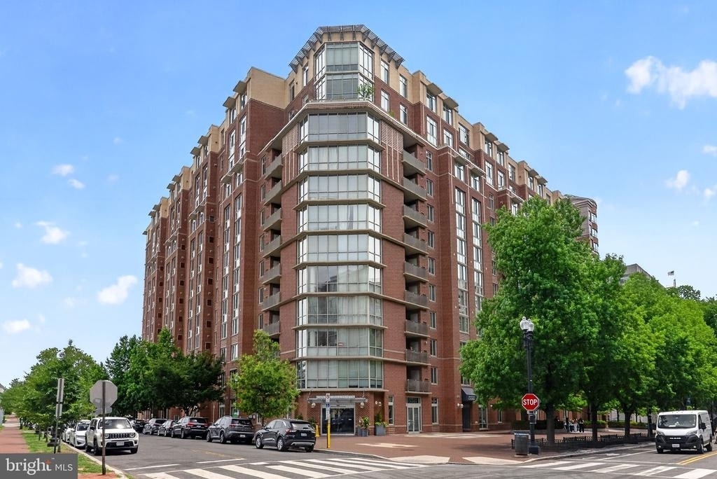 1000 New Jersey Avenue Se - Photo 1