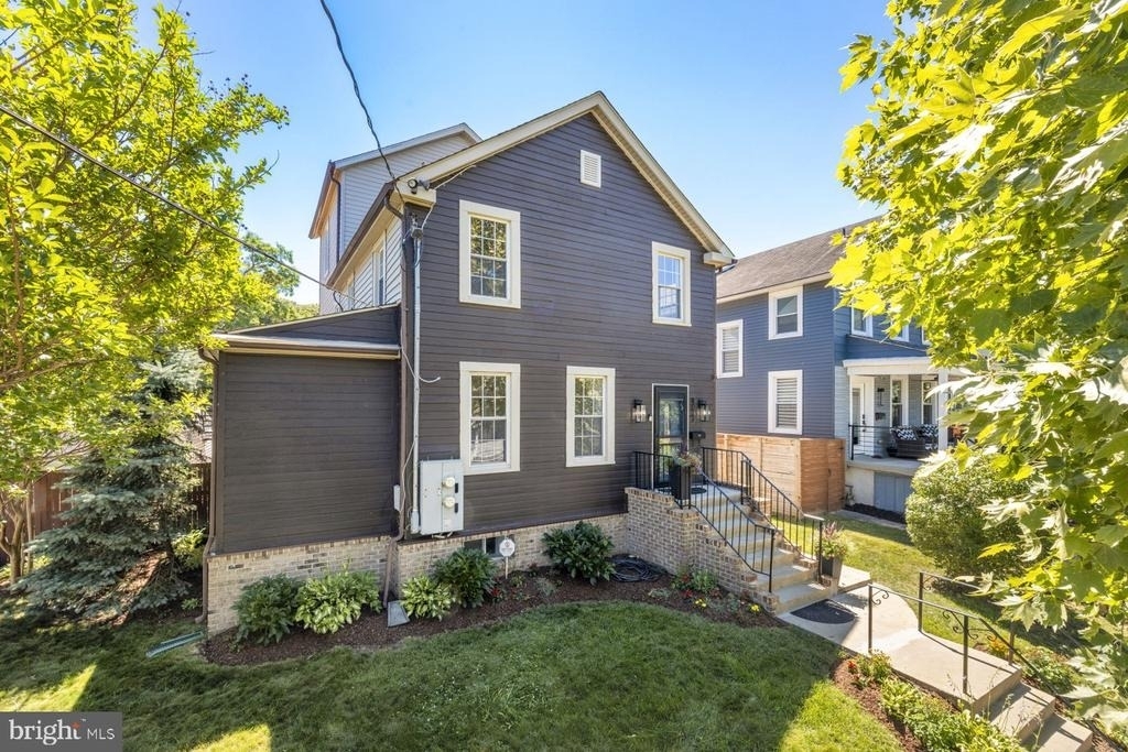 4037 22nd Street Ne - Photo 12