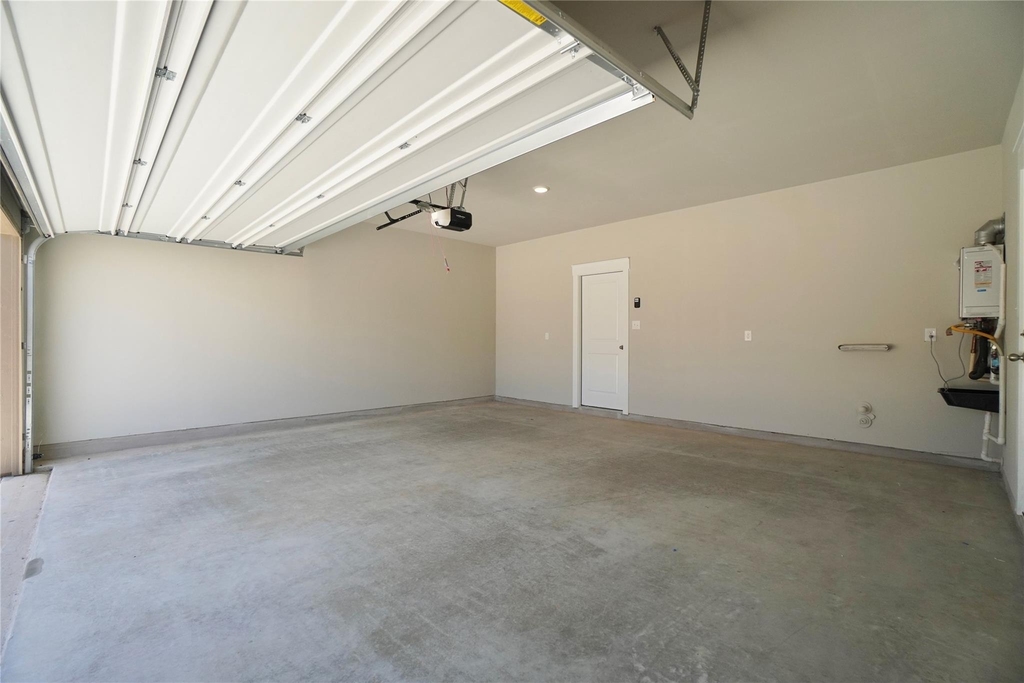 136 Greinert Dr - Photo 33