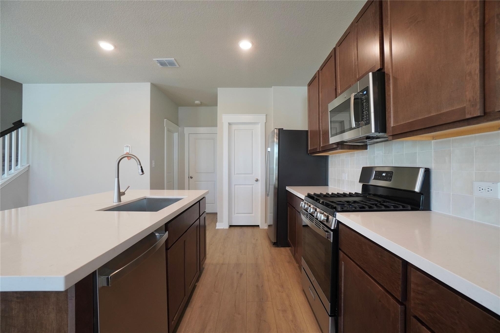 136 Greinert Dr - Photo 13