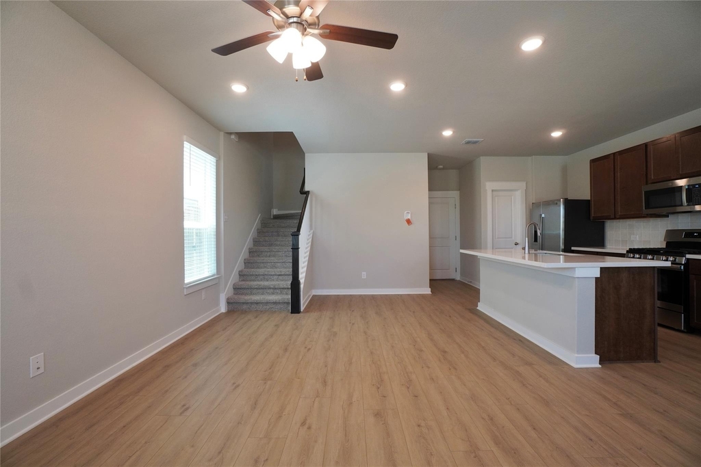 136 Greinert Dr - Photo 8