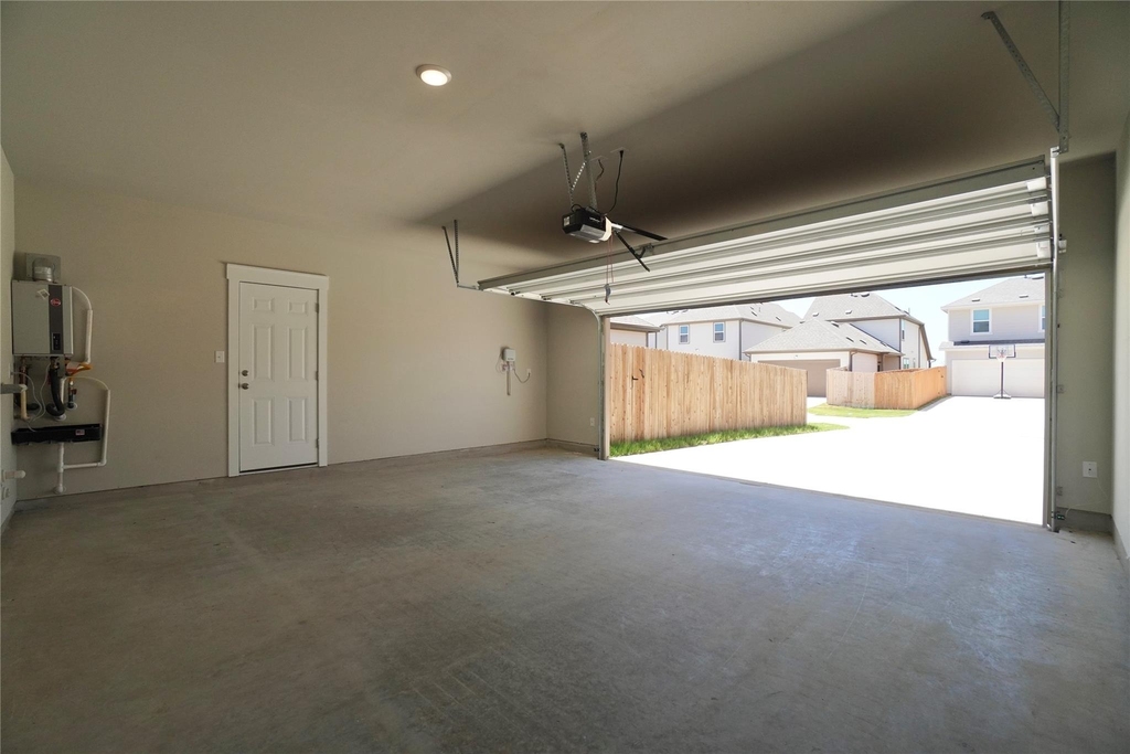 136 Greinert Dr - Photo 34