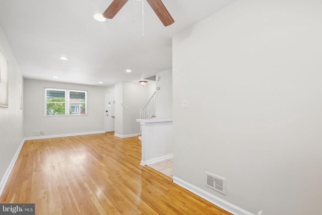 4229 Fort Dupont Terrace Se - Photo 7