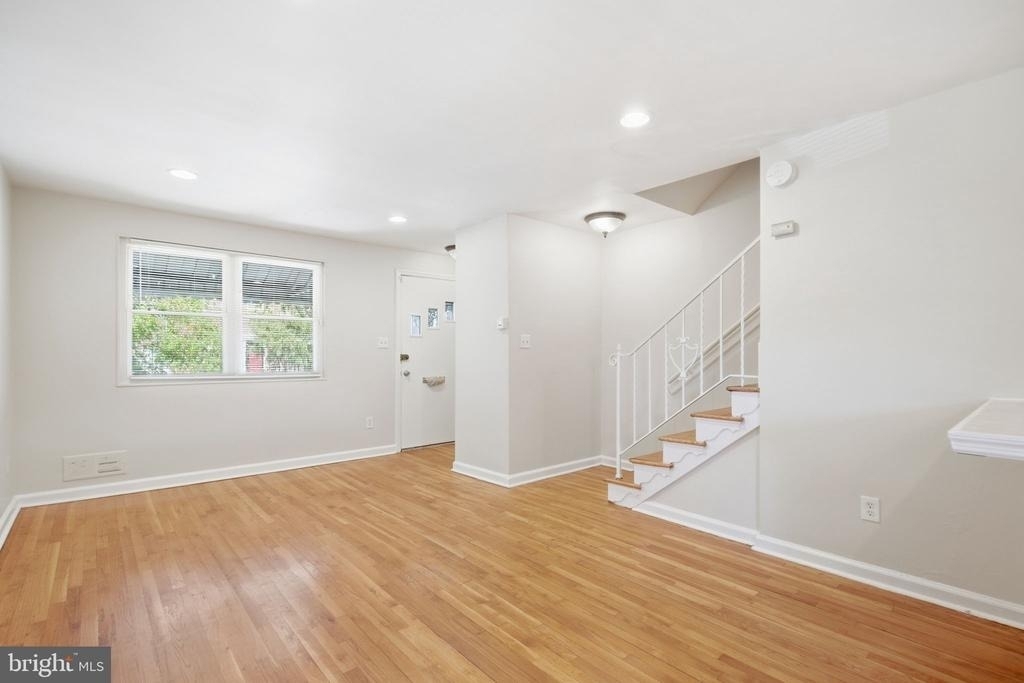4229 Fort Dupont Terrace Se - Photo 8