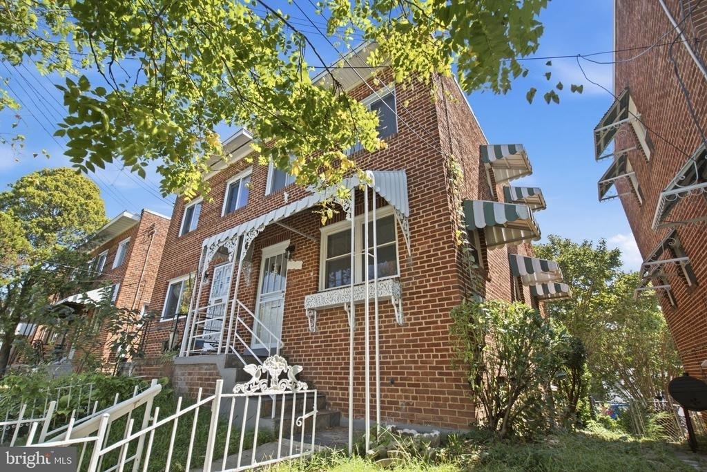 4229 Fort Dupont Terrace Se - Photo 2