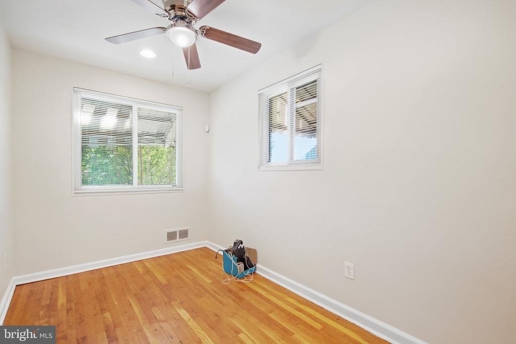 4229 Fort Dupont Terrace Se - Photo 5