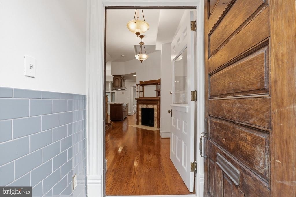 1110 P Street Nw - Photo 2