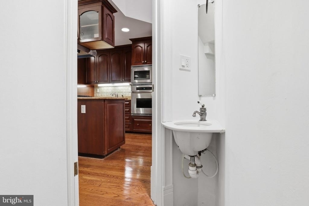 1110 P Street Nw - Photo 10