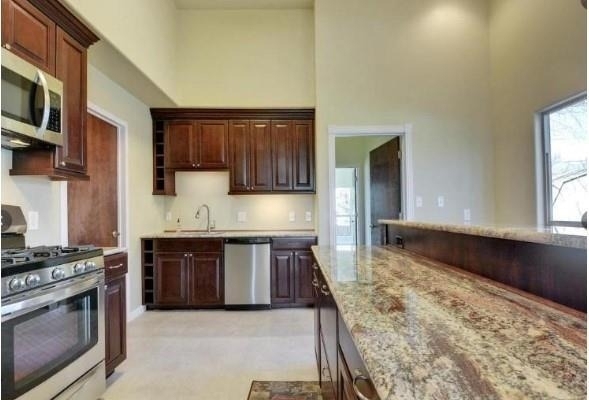 2406 E 11th St - Photo 11