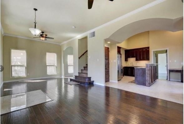2406 E 11th St - Photo 3