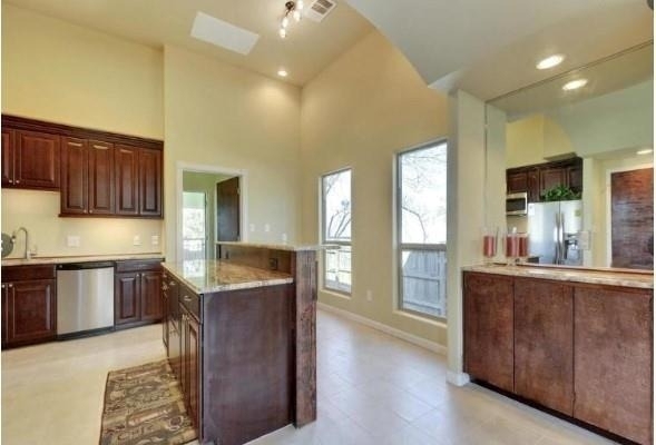 2406 E 11th St - Photo 8