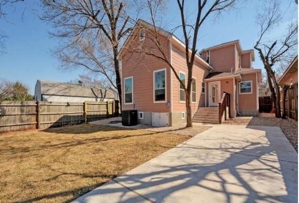 2406 E 11th St - Photo 25