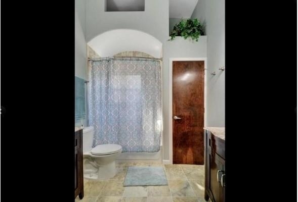 2406 E 11th St - Photo 17