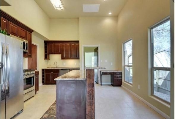 2406 E 11th St - Photo 7