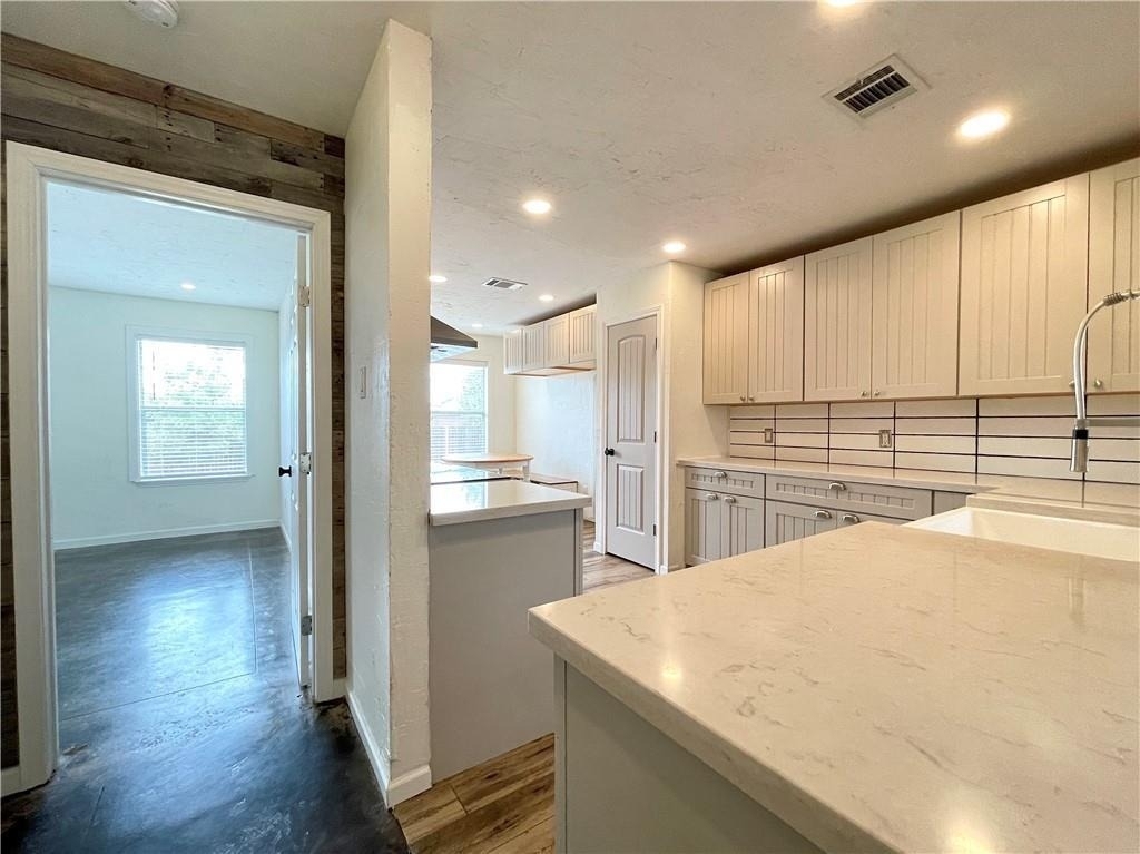 1060 W South St - Photo 7