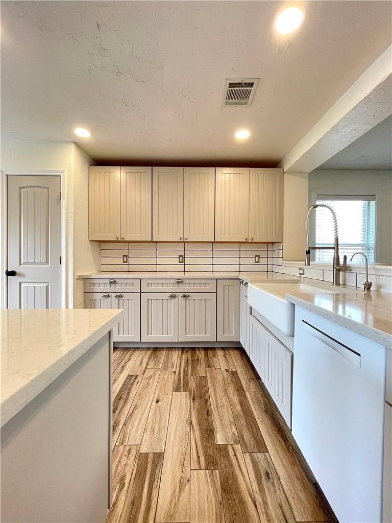 1060 W South St - Photo 8