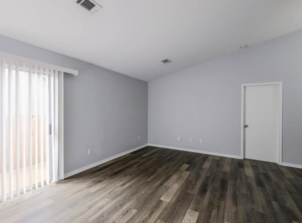2132 Andover Dr - Photo 5